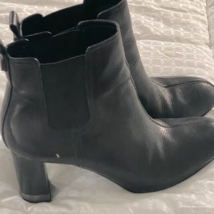 AUTHENTIC TORY BURCH BOOTIES